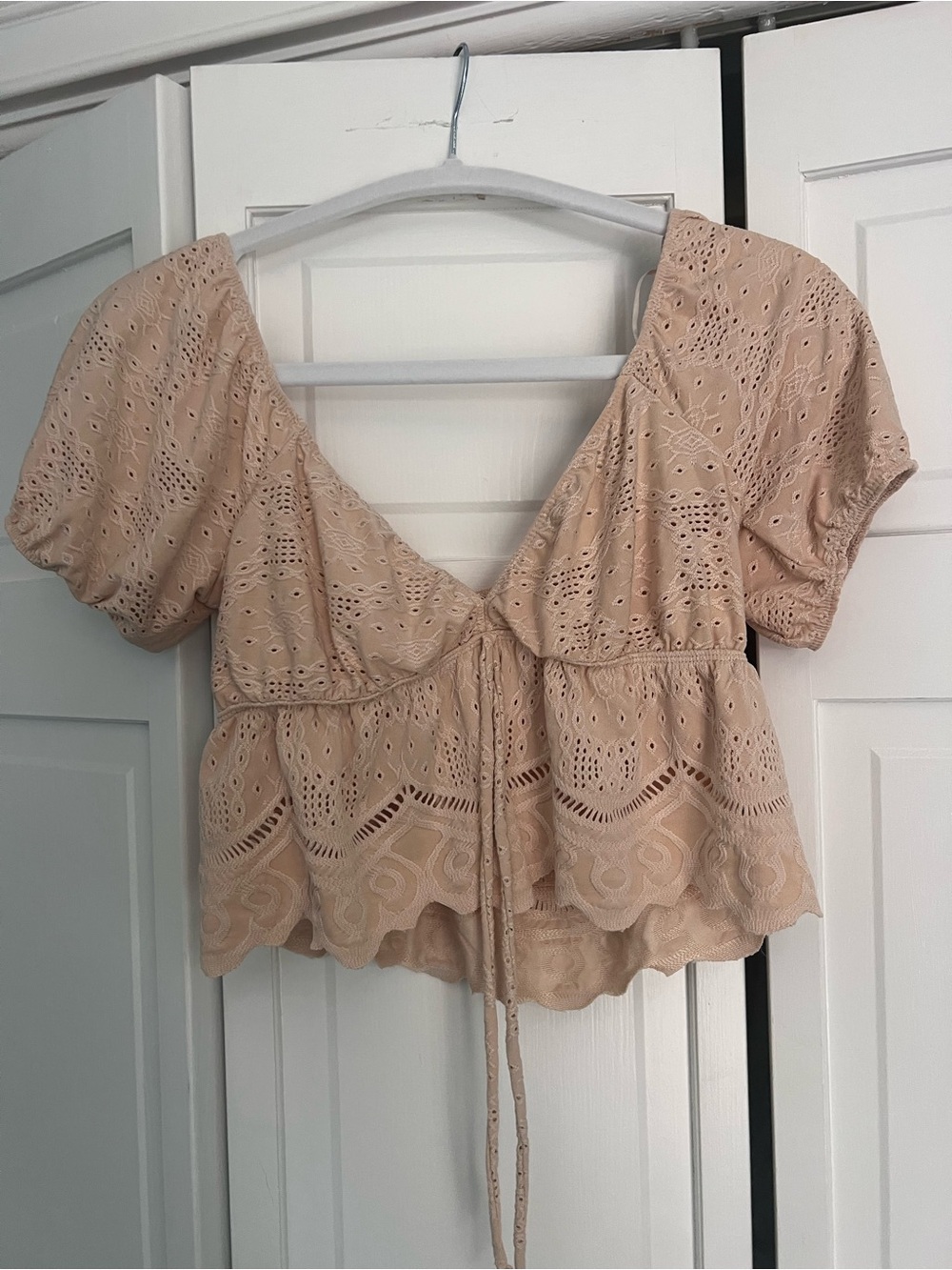 URBAN Romantics Beige Eyelet Tie-Front Peplum Crop Top